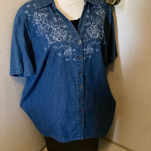 Embroidered Jean shirt - Picture 1 of 5